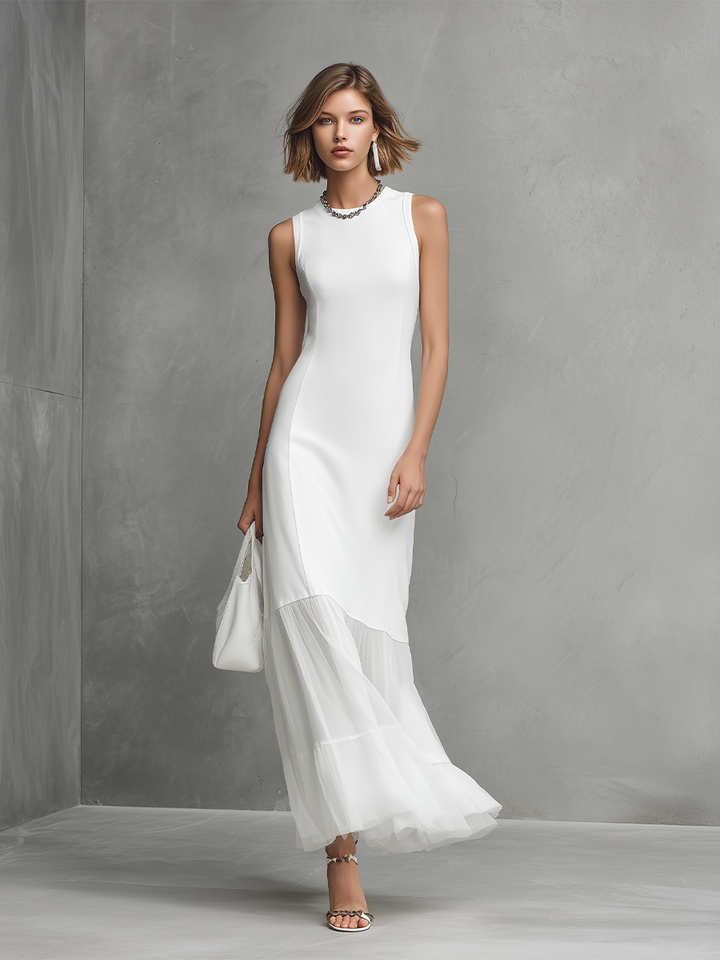 Robe sans manches blanche élégante pour femmes avec soie de lait et panneaux en chiffon