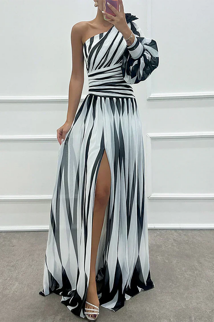 Shiloh - Robe Maxi Rayée Élégante à Une Épaule