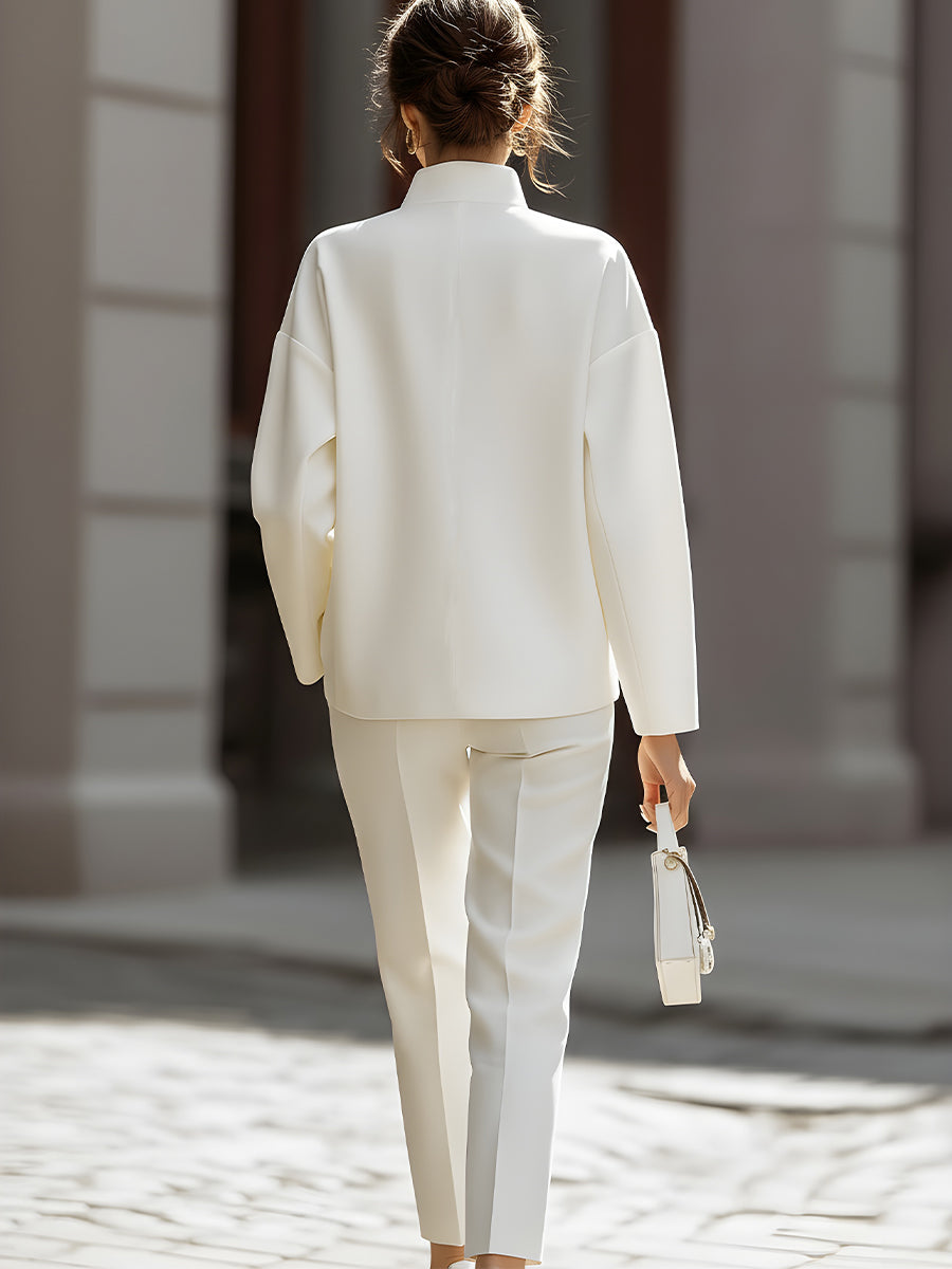 Ensemble deux pièces en chemise surdimensionnée en ivoire et pantalon sur mesure