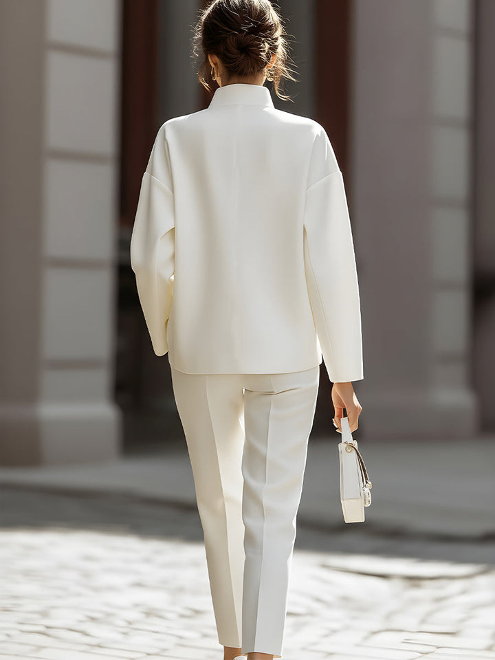 Ensemble deux pièces en chemise surdimensionnée en ivoire et pantalon sur mesure