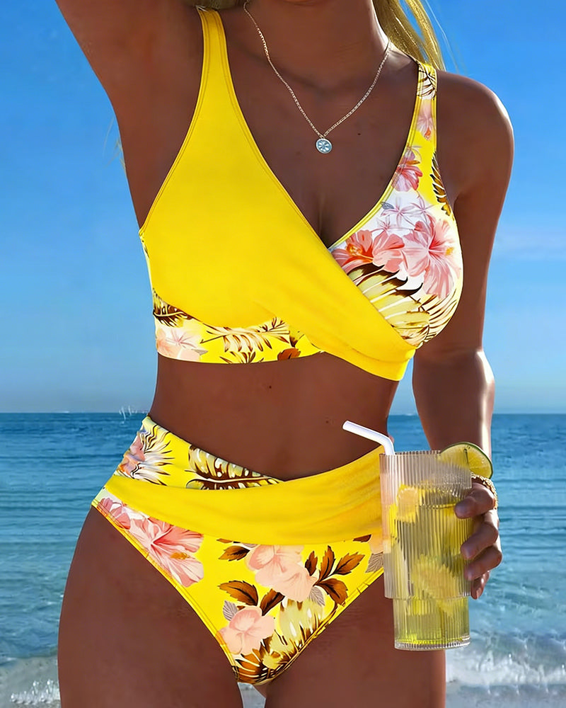 Bikini avec imprimé floral contrastant et fente