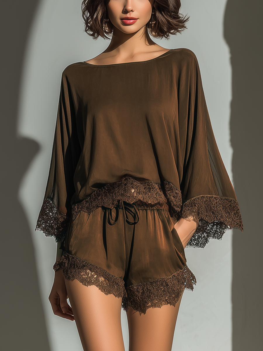 Ensemble Top & Shorts à Col Barque en Satin Chocolat pour Femmes avec Détails en Dentelle