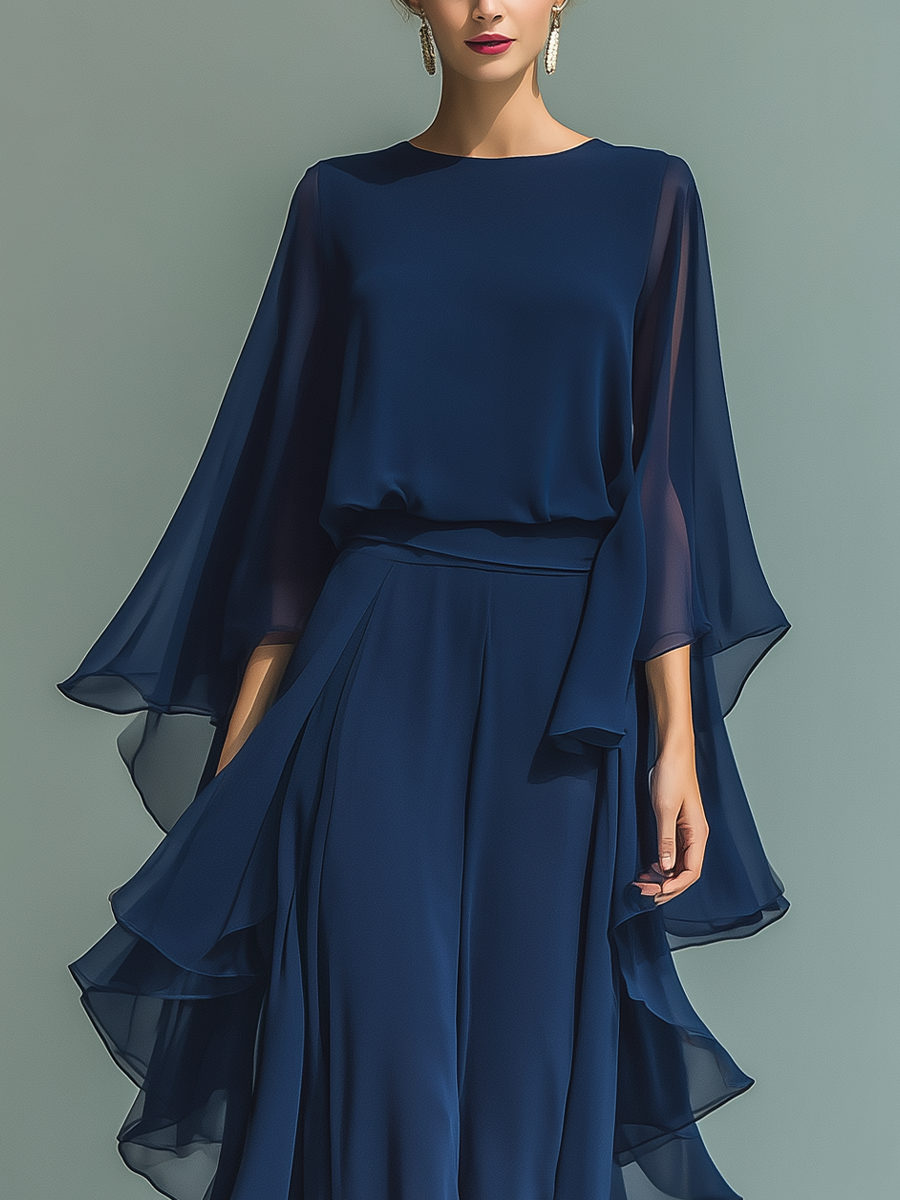 Ensemble Femme Top Chiffon Bleu Marine Avec Manches Évasées Et Pantalons Droits Avec Détails Volants