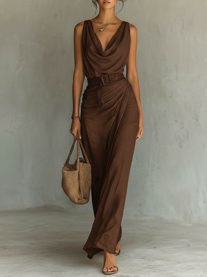 Robe maxi sans manches à col drapé minimaliste pour femmes