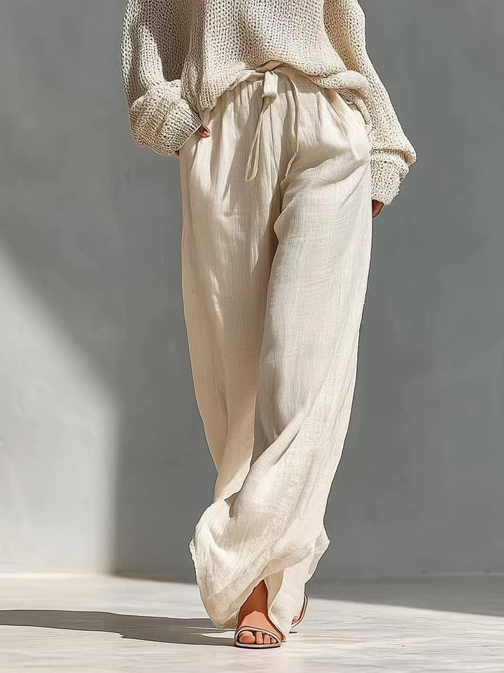 Ensemble en maille et lin à la mode