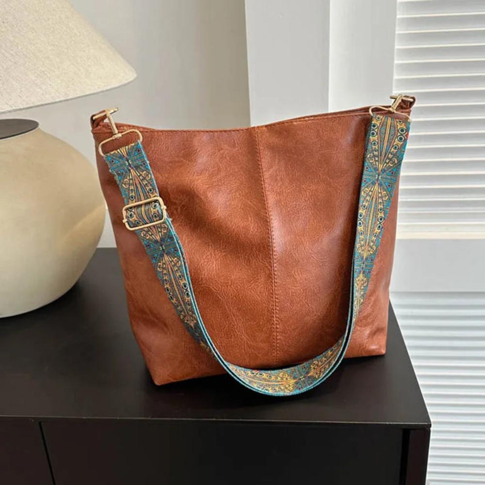 Freya | Timeless Vintage Shoulder Bag