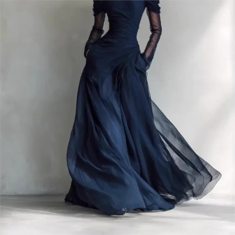 Eleonora • Robe longue à épaules dénudées et inserts en dentelle
