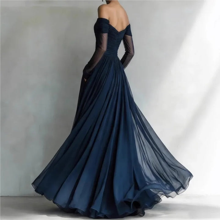 Eleonora • Robe longue à épaules dénudées et inserts en dentelle