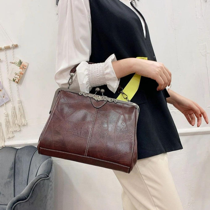 Mila | Timeless vintage bag with elegant flap closure