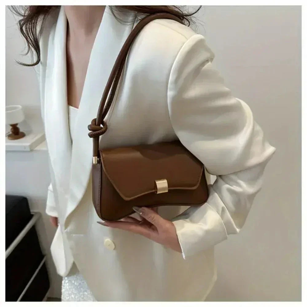 Daphne | Vintage Charm Shoulder Bag