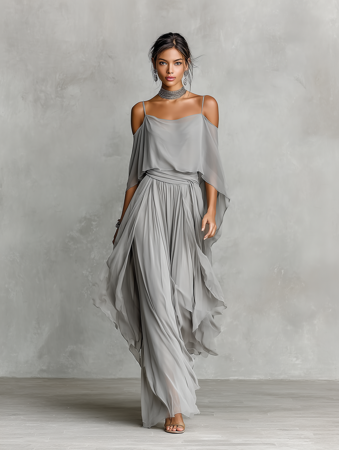Ensemble Chiffon Respirant Gris Femme Avec Détail Épaules Nues & Silhouette Évasée, Style Contemporain Luxe-Féminin